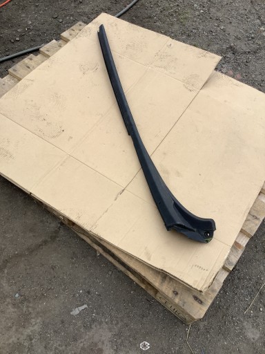 118/262 - TRAFIC III VIVARO НАКЛАДКА ПЕРЕДНЬОГО ВІКНА, ПРАВА 14-