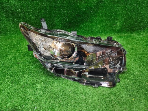 REFLEKTOR right front TOYOTA AURIS II 15- LIFT lens NR.1597