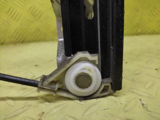 AUDI A4 B6 window regulator left rear part