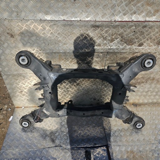 Mercedes gle c292 ml w166 4matic подставка для задней балки a1663505900