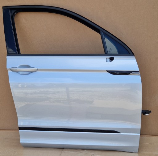 door VW TIGUAN ALLSPACE 2016-2024 R W colour LA7W as new KPL