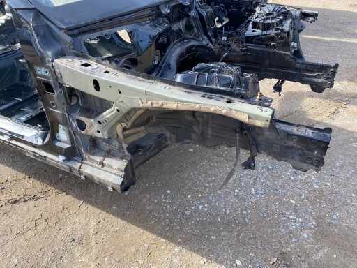 MERCEDES C W205 quarter placement pillar quarter right front 040