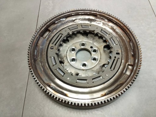 Skoda Octavia Mk4 wheel flywheel 04E105266K