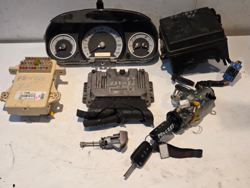 5 8Q - Стартовый комплект ceed 1 continue и компьютер 2.0 crdi d4ea 140 км 39113-27710