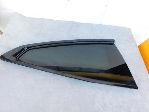 FENSTER rechts hinten z dekorem trojkat BMW G22 Coupe Original z RAHMEN