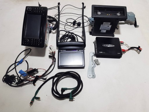 DVD amplifier MONITOR rear part PODLOKIETNIKA ANDROID Mercedes ML W164 GL X164