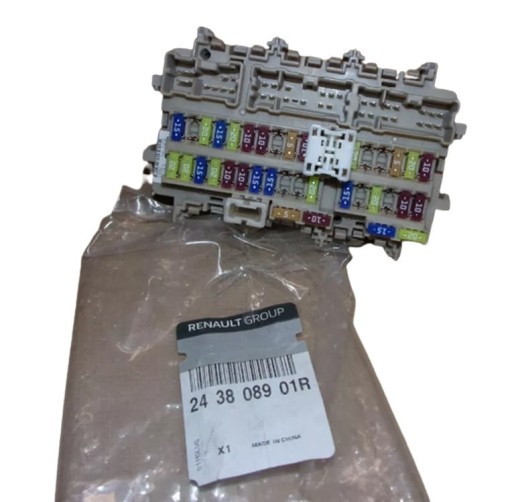 Блок запобіжників 243808901r renault kadjar оригінал