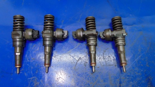 038130073AG - Насос брызг 1.9 TDI A3 8P GOLF V OCTAVIA II GOLF V