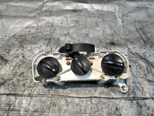 PANEL BOCCHETTE TOYOTA COROLLA IX E120 2002r 155911-2240