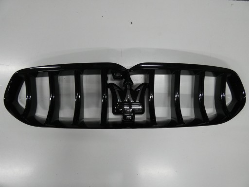 670170829 - Манекен-гриль MASERATI Grecale