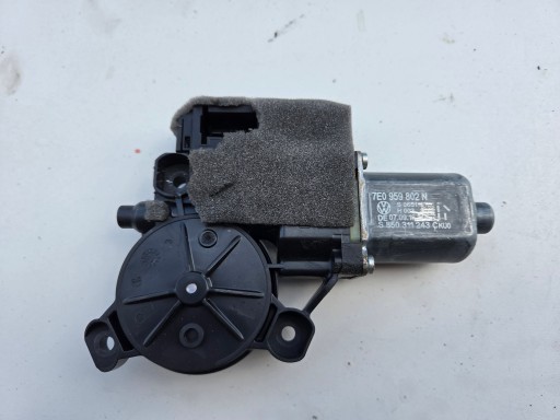 /13 - Vw t6 мотор склопідйомника правого переднього 7e0959802n