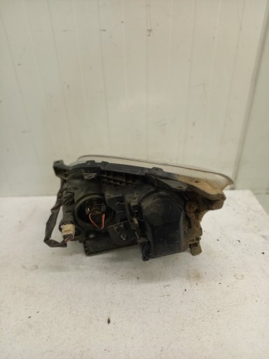 light right front TOYOTA AVENSIS T25