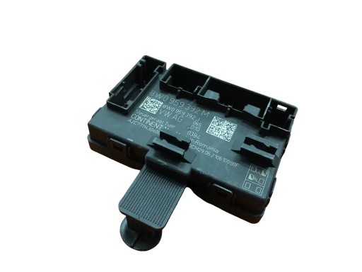 AUDI A4 b9 модуль двері 8W0959392M