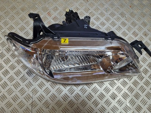 FAR DESNA PREDNJA MAZDA 323 F LIFT BJ 2000R->