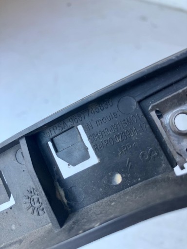 bumper bracket of a fender left front CITROEN C4 II B7 9687745680