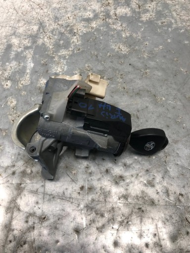 ignition + key TOYOTA AURIS and LIFT 45020-0203