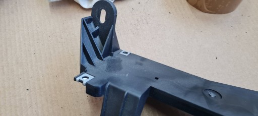 A5 8T LIFT Halter Haken Halter WZMACNIACZA 8T8907101