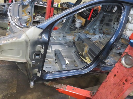 ПОРОГ СТОЙКИ ЛЕВАЯ СТОРОНА VOLVO XC60