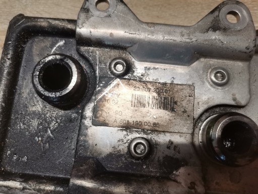Radiatore olio motore usato A6011800065 MERCEDES VITO W638 2.3D