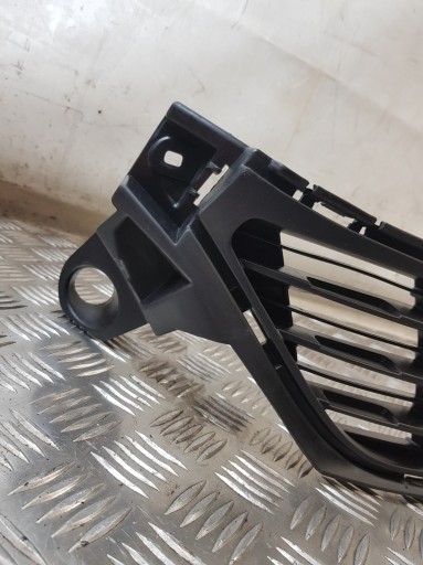 Lüftungsgitter mitte der Stoßstange vorne PEUGEOT 301 LIFT Sedan 18R