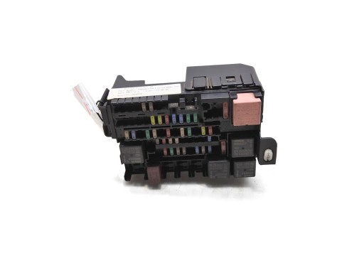 Блок предохранителей renault latitude 2.0 dci 240142135r