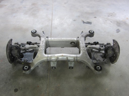 Bmw f10 балка задньої підвіски, поворотний кулак комплект