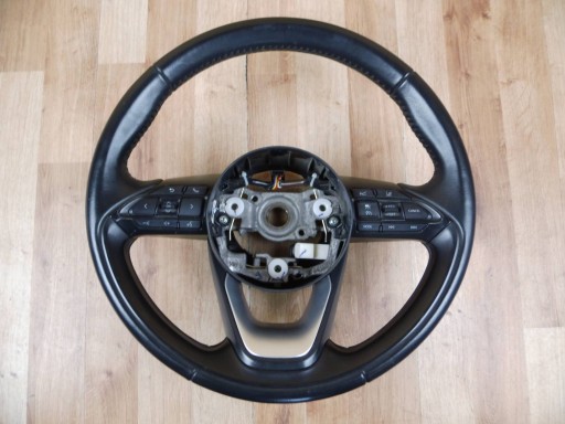 Toyota Yaris IV 2020+ lenkrad multifunkcyjna Leder 45100-K0140