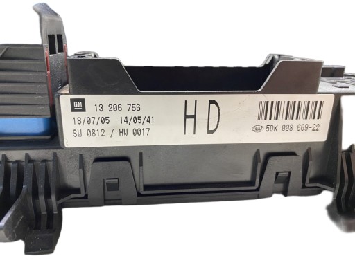 fuse box OPEL ZAFIRA B 1.9 CDTI 13206756