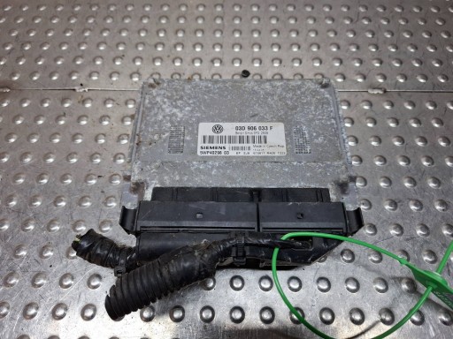 computer control unit of the engine 03D906033F 5WP4029801 VW POLO IV 9N 1.2 B