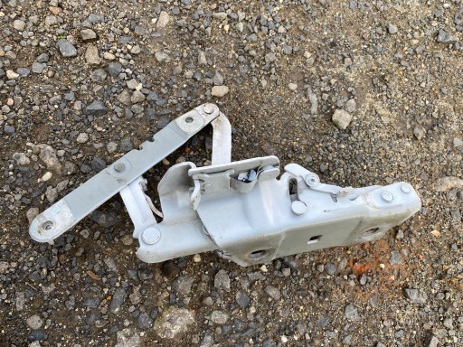 39126608 39126609 - OPEL INSIGNIA B ПЕТЛЯ КАПОТА 39126608LH