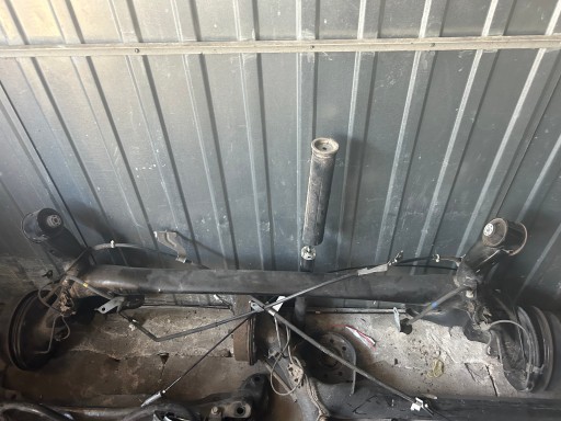 42110-0D140 421100D141 - Балка задньої підвіски toyota yaris ii iii барабанні гальма