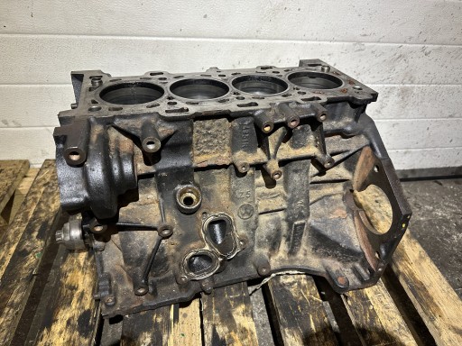 7701478548 - БЛОК ДВИГАТЕЛЯ ПОРШНИ НИЖНЕГО ВАЛА TRAFIC VIVARO 2.0 DCI M9R 859