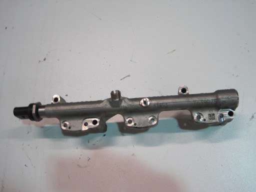 Rampe injection BMW F45 1,5i 7639975