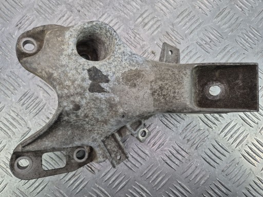 držiak motora BMW X5 E70 40i 6778331 N55B30A