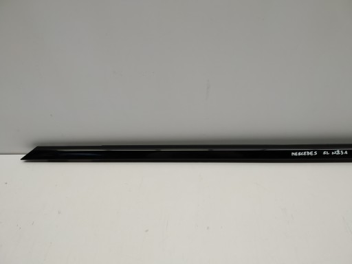 W231 Mercedes SL R231 parapet moulding dust door left A2317200124
