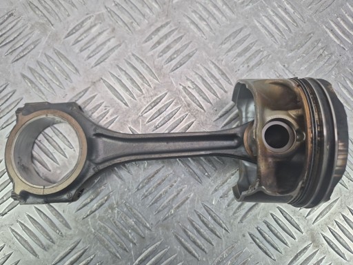 piston with connecting rod Mercedes A160 W176 DFA2700317 M270.910