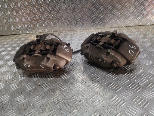 Передній затиск лівий передній CLS W218 3.0 CDI