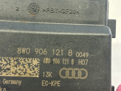 AUDI A4 B9 module control unit POMPY of the fuel 8W0906121B