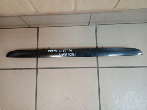 2107400040 - MERCEDES E W210 универсал панель освещения номерного знака