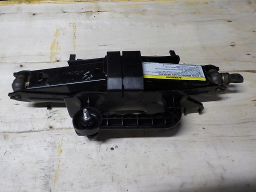JEEP LIBERTY podizač ručice mjenjača 52110391AA