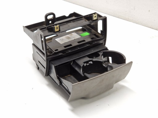 A9068100028 - ПІДСТАКНИК ПОПІЛЬНИЦІ ДЛЯ ЗБЕРІГАННЯ SPRINTER W906