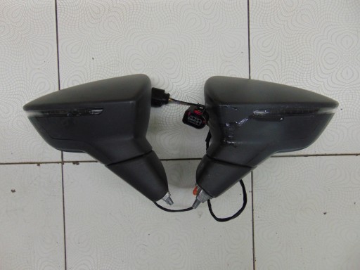 LUSTERKO LEWE PRAWE SEAT ARONA 5PIN