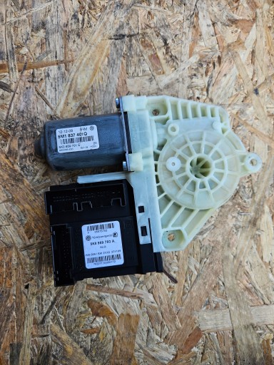 Мотор стеклоподъемника 5k0959793a 5m1837401q левый передний