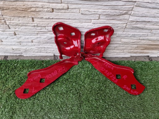 ПЕТЛИ КАПОТА TESLA 1098793 1098792