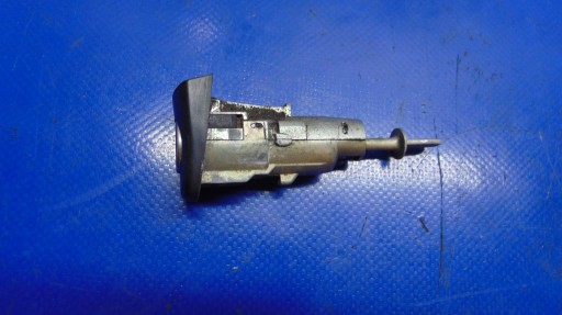 ВСТАВКА ЛЕВАЯ ПЕРЕДНЯЯ GOLF V HB 03-09 ГОД