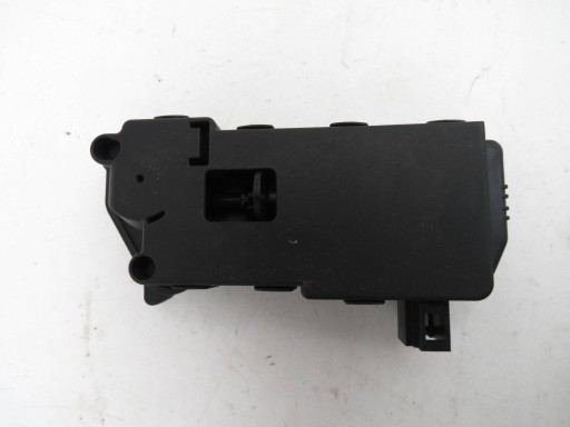 tlumič zámek dvířka nádrže paliva VOLVO S40 II V50 a 30716754
