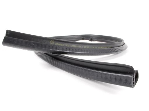 1K0823723C - Прокладка моторного отсека Volkswagen Golf V VI OE