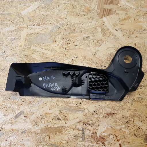 FORD FOCUS MK3 KOMBI HB 11-18R cover seat right
