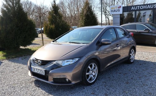 Honda Civic IX Hatchback 5d 1.8 i-VTEC 142KM 2012