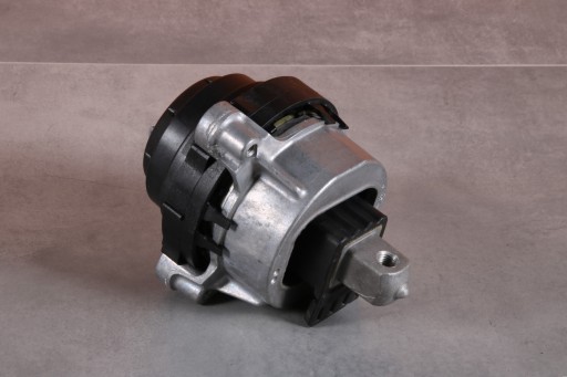 BMW G30 G31 B47 B47B B47D B47F XD5O engine mount right 8482772 20 km !!